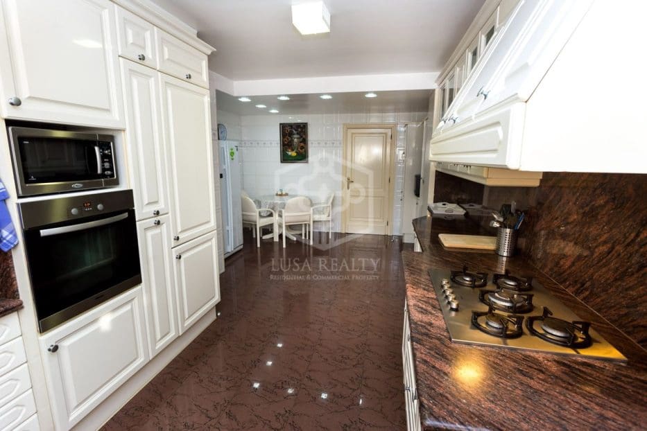 6 soveværelse Villa til salg i Gava med swimmingpool garage - € 2.850.000 (Ref: 8281885)