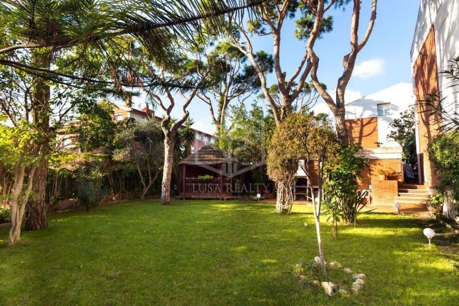 6 soveværelse Byhus til salg i Gava med swimmingpool - € 2.850.000 (Ref: 8281886)