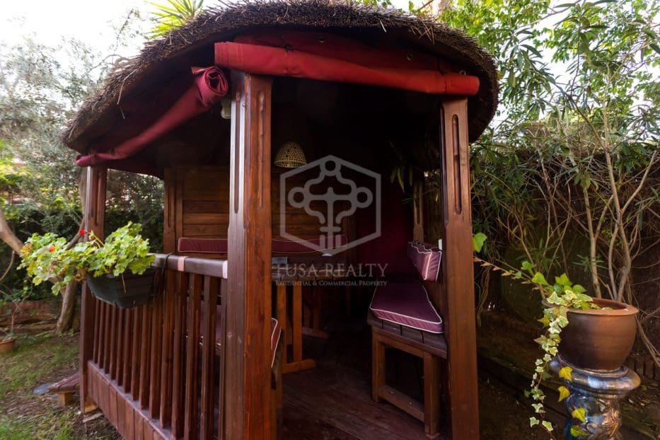 6 soveværelse Byhus til salg i Gava med swimmingpool - € 2.850.000 (Ref: 8281886)