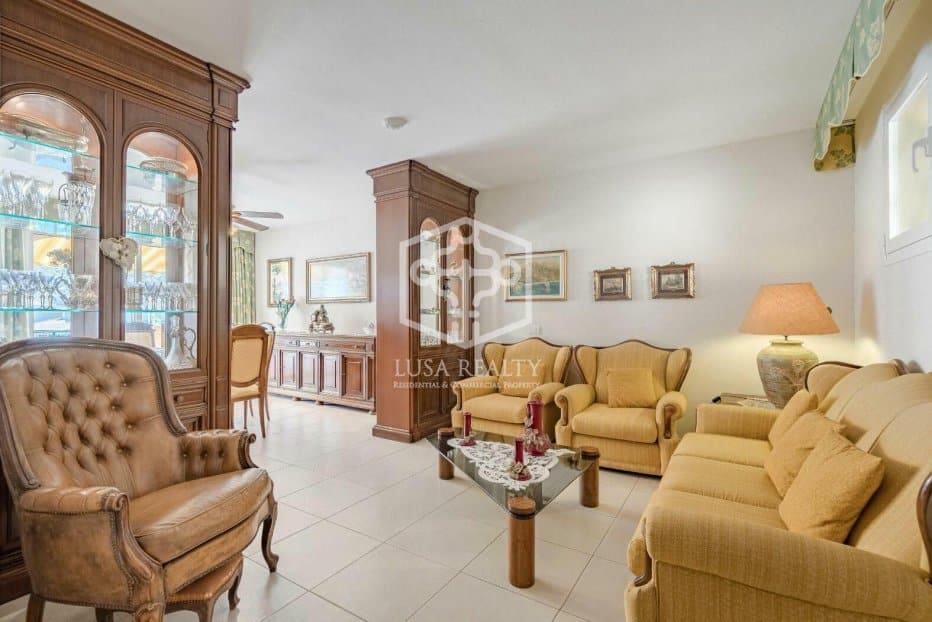 4 bedroom Apartment for sale in Arona - € 995,000 (Ref: 8384003)