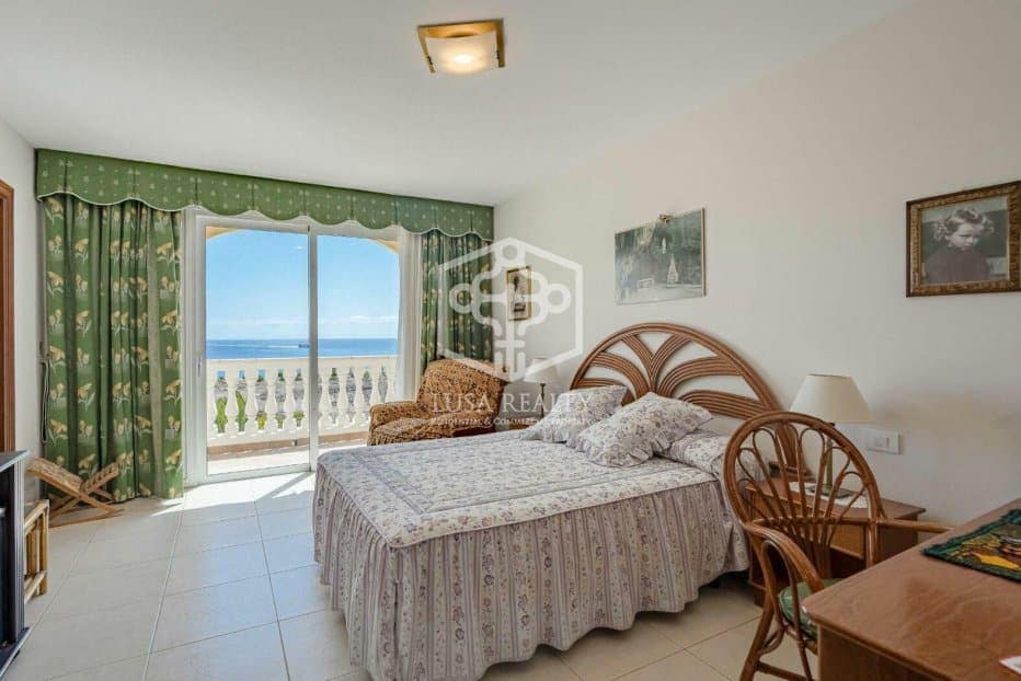 4 bedroom Apartment for sale in Arona - € 995,000 (Ref: 8384003)