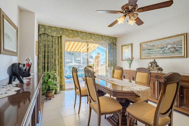 4 makuuhuone Huoneisto myytävänä paikassa Los Cristianos, Arona - 995 000 € (Ref: 8384003)