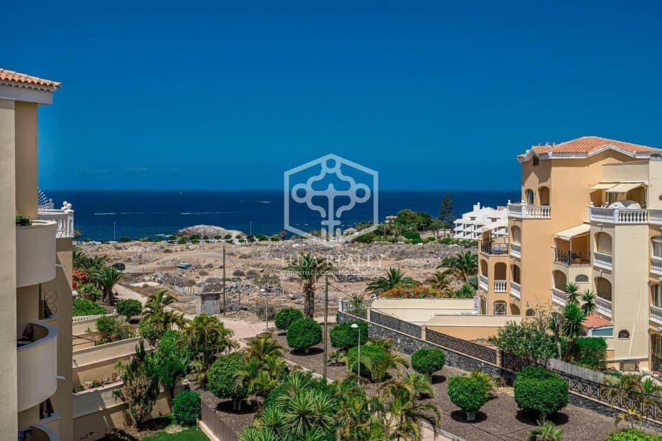 4 bedroom Apartment for sale in Arona - € 995,000 (Ref: 8384003)