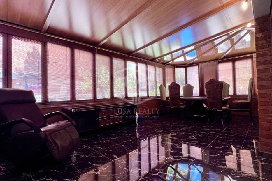 4 Zimmer Villa zu vermieten in Gava mit Pool Garage - 9.000 € (Ref: 8396024)