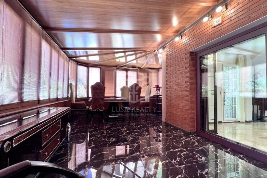 4 Zimmer Villa zu vermieten in Gava mit Pool Garage - 9.000 € (Ref: 8396024)