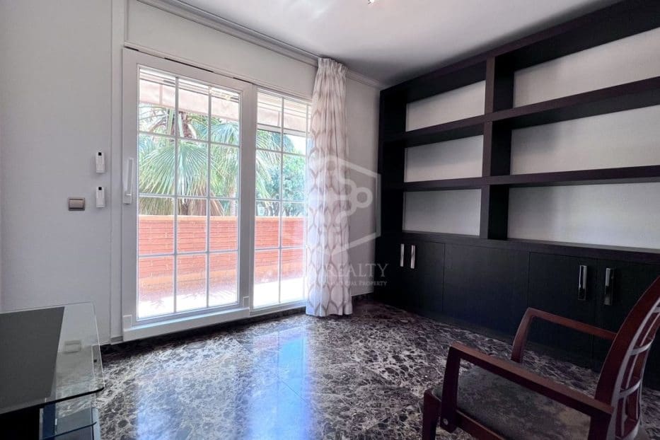 4 Zimmer Villa zu vermieten in Gava mit Pool Garage - 9.000 € (Ref: 8396024)