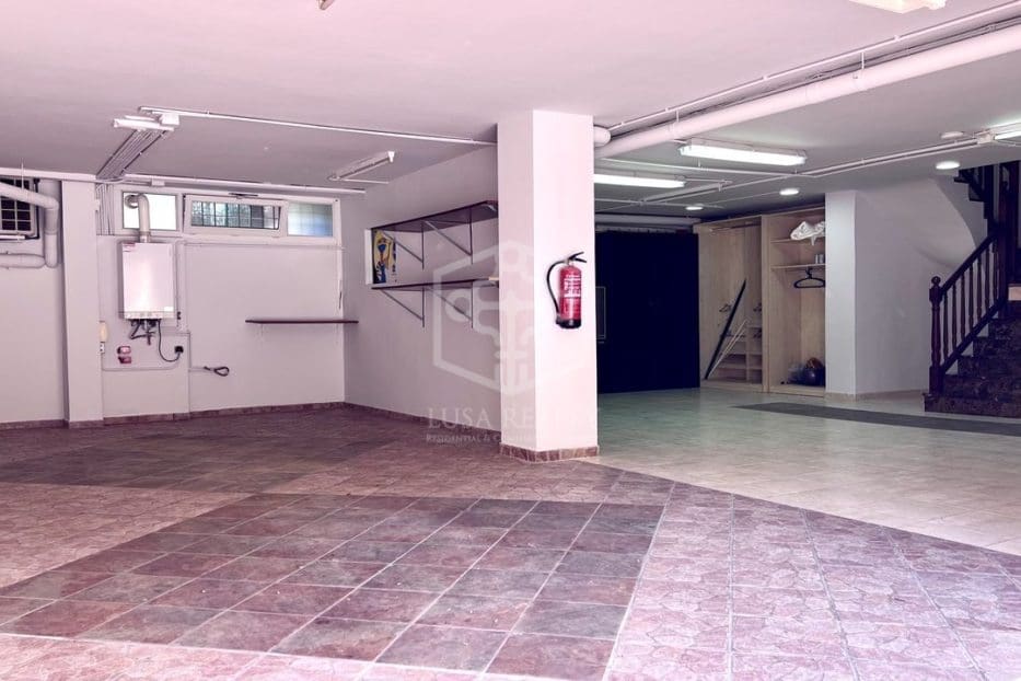 4 Zimmer Villa zu vermieten in Gava mit Pool Garage - 9.000 € (Ref: 8396024)