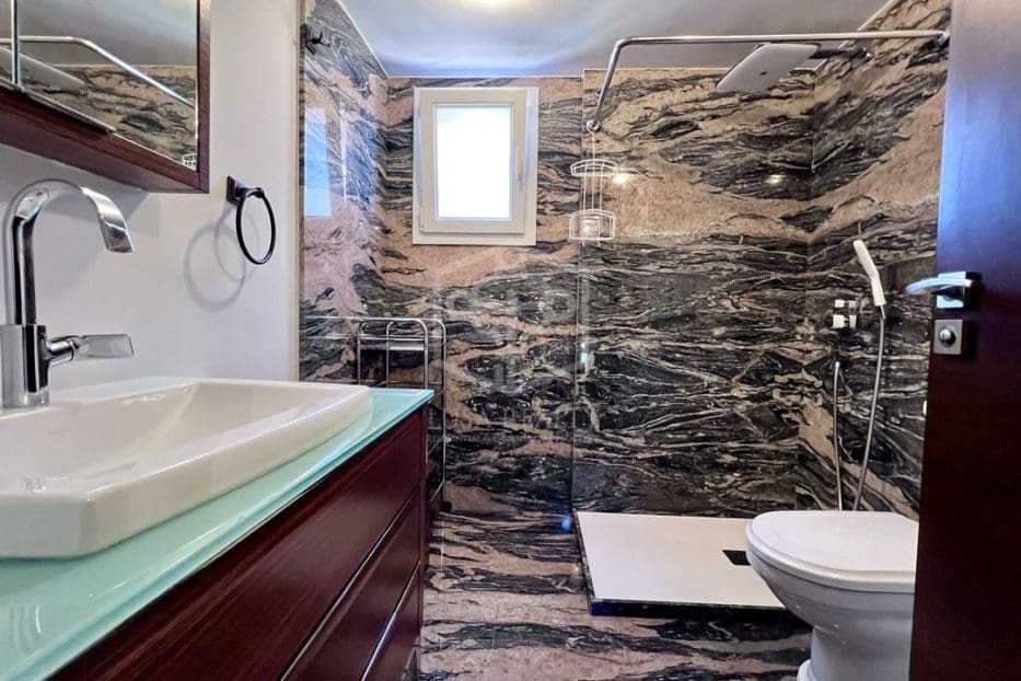 4 Zimmer Villa zu vermieten in Gava mit Pool Garage - 9.000 € (Ref: 8396024)