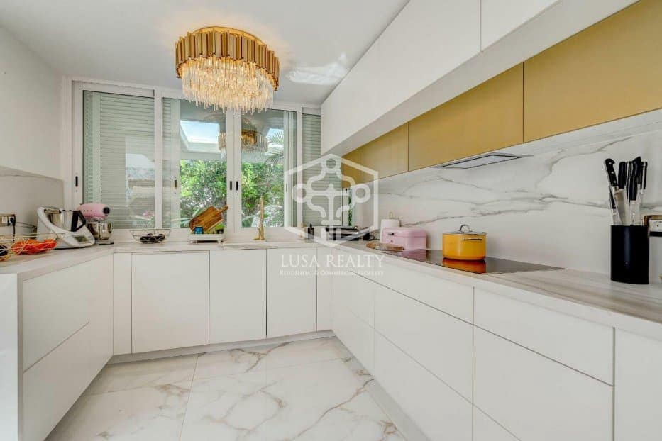 4 sypialnia Willa na sprzedaż w Adeje - 1 200 000 € (Ref: 8439730)