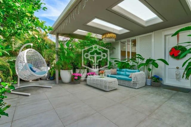 4 soveværelse Villa til salg i Playa de Fañabé Alto, Adeje - € 1.200.000 (Ref: 8439730)