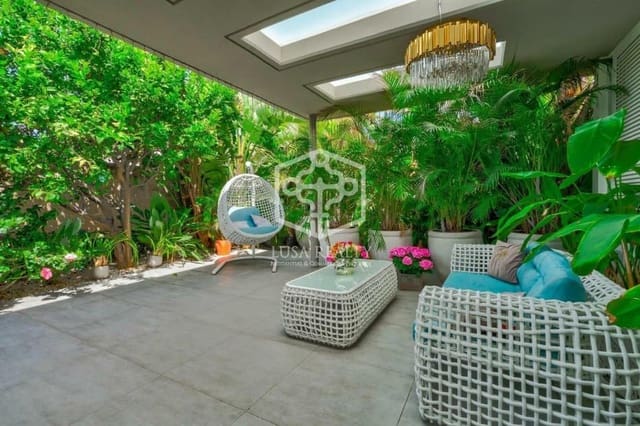 4 soveværelse Villa til salg i Playa de Fañabé Alto, Adeje - € 1.200.000 (Ref: 8439730)