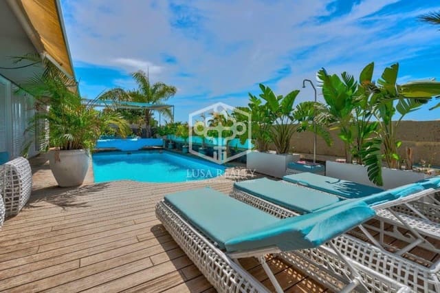 4 soveværelse Villa til salg i Playa de Fañabé Alto, Adeje - € 1.200.000 (Ref: 8439730)