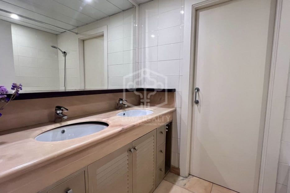 4 soveværelse Byhus til salg i Gava med garage - € 1.290.000 (Ref: 8445055)