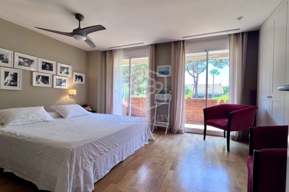 4 soveværelse Byhus til salg i Gava med garage - € 1.290.000 (Ref: 8445055)