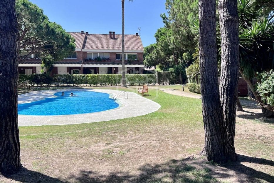 4 soveværelse Byhus til salg i Gava med garage - € 1.290.000 (Ref: 8445055)