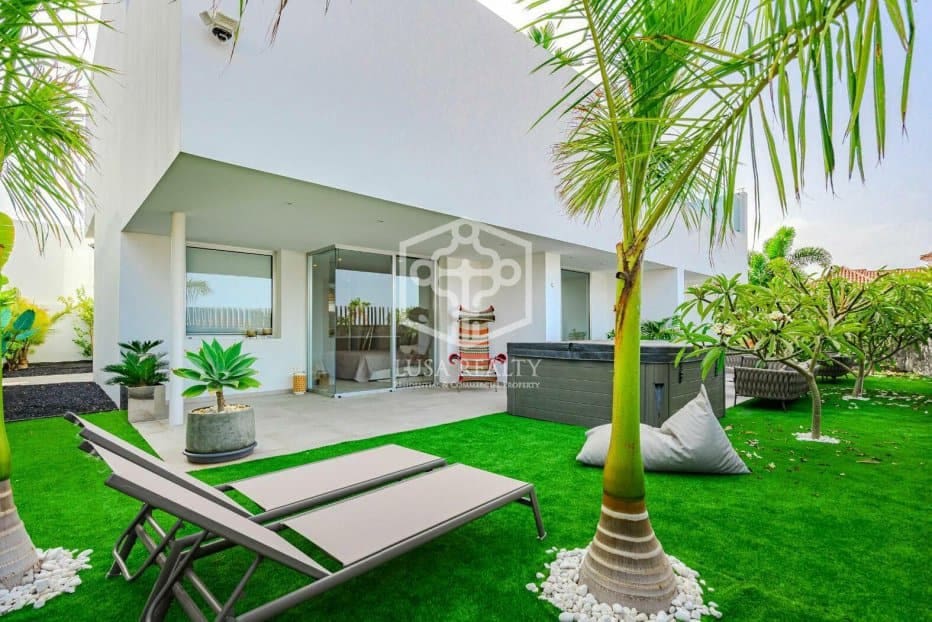 4 Zimmer Villa zu verkaufen in Adeje - 2.500.000 € (Ref: 8488380)