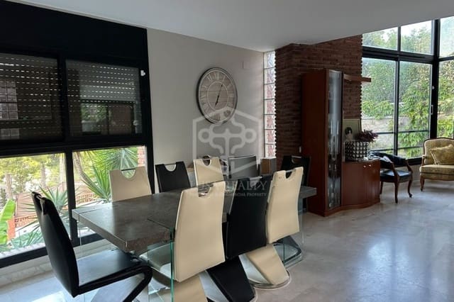 5 soverom Villa til salgs i Castelldefels med svømmebasseng garasje - € 1 200 000 (Ref: 8524818)