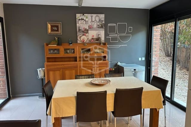 5 soverom Villa til salgs i Castelldefels med svømmebasseng garasje - € 1 200 000 (Ref: 8524818)