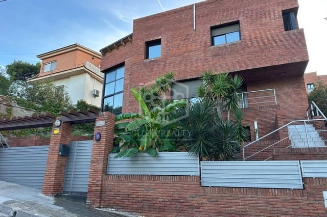 5 soverom Villa til salgs i Castelldefels med svømmebasseng garasje - € 1 200 000 (Ref: 8524818)