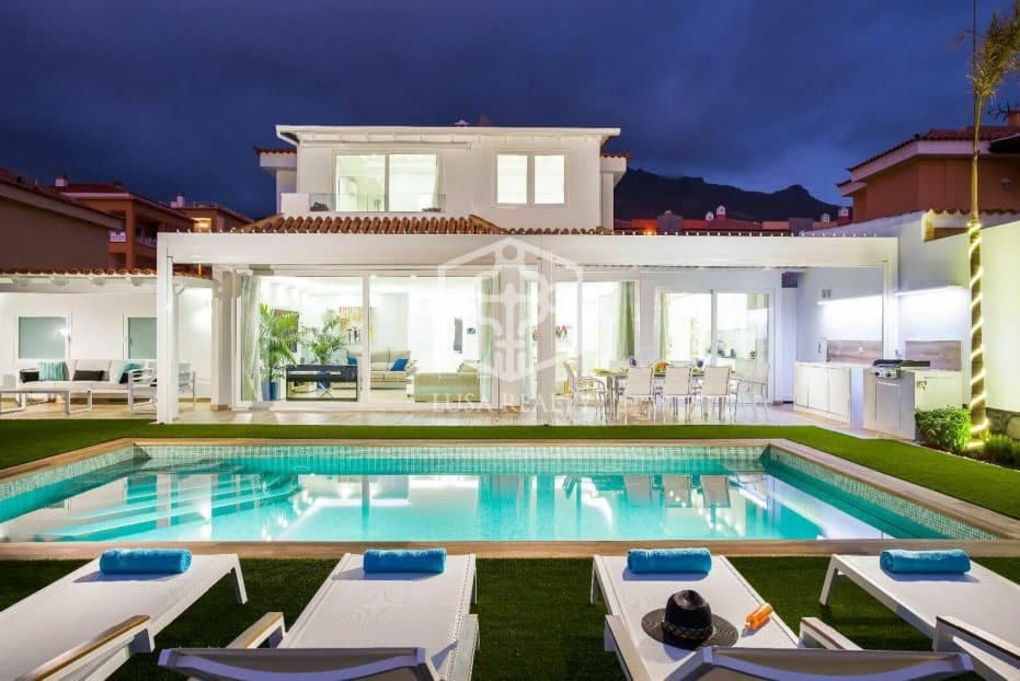 6 chambre Villa/Maison à vendre à Adeje - 2 550 000 € (Ref: 8537778)