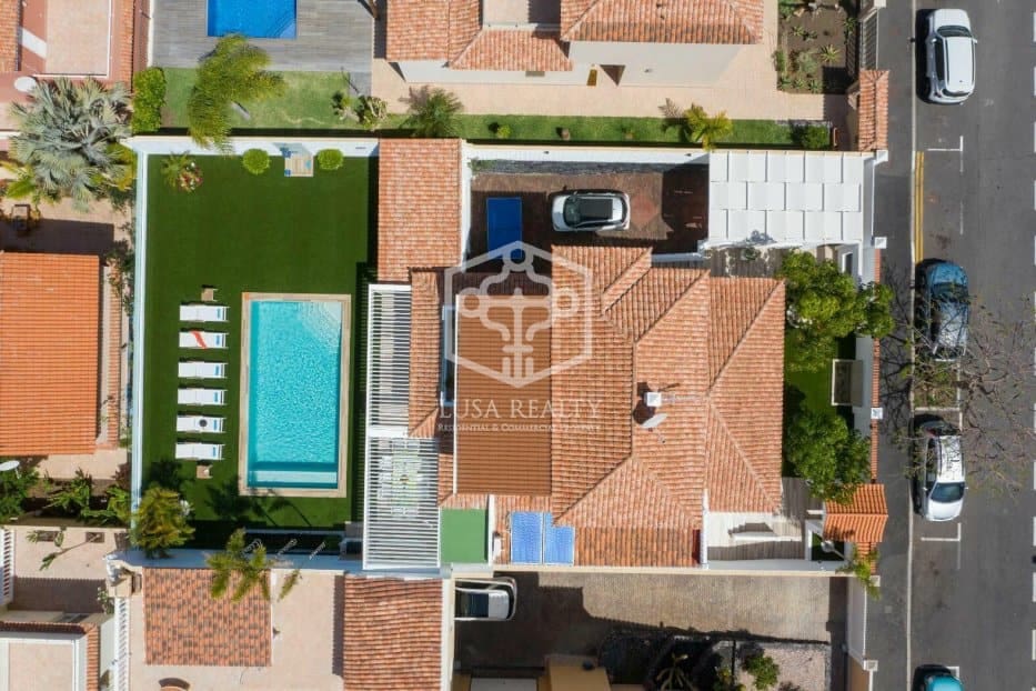 6 chambre Villa/Maison à vendre à Adeje - 2 550 000 € (Ref: 8537778)