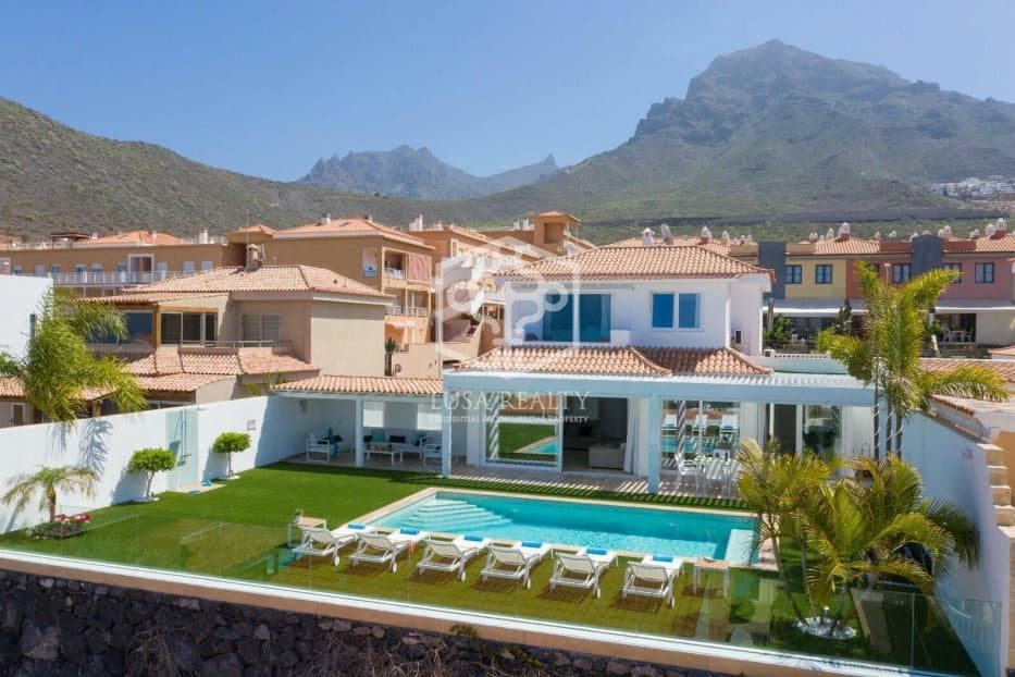 6 chambre Villa/Maison à vendre à Adeje - 2 550 000 € (Ref: 8537778)