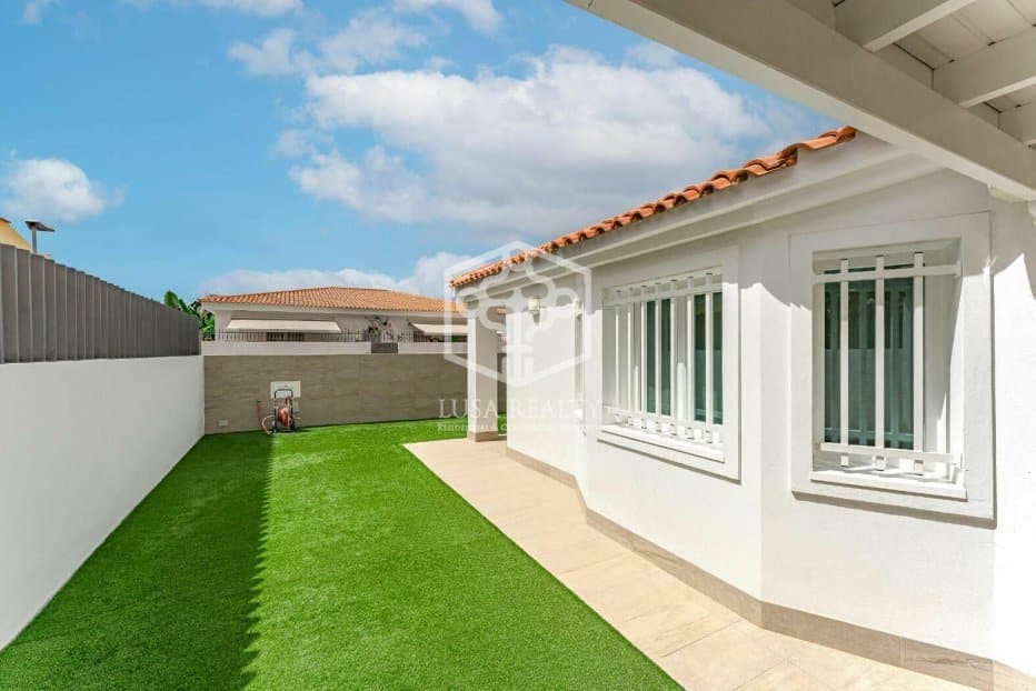 3 soveværelse Villa til salg i Adeje - € 845.000 (Ref: 8537779)