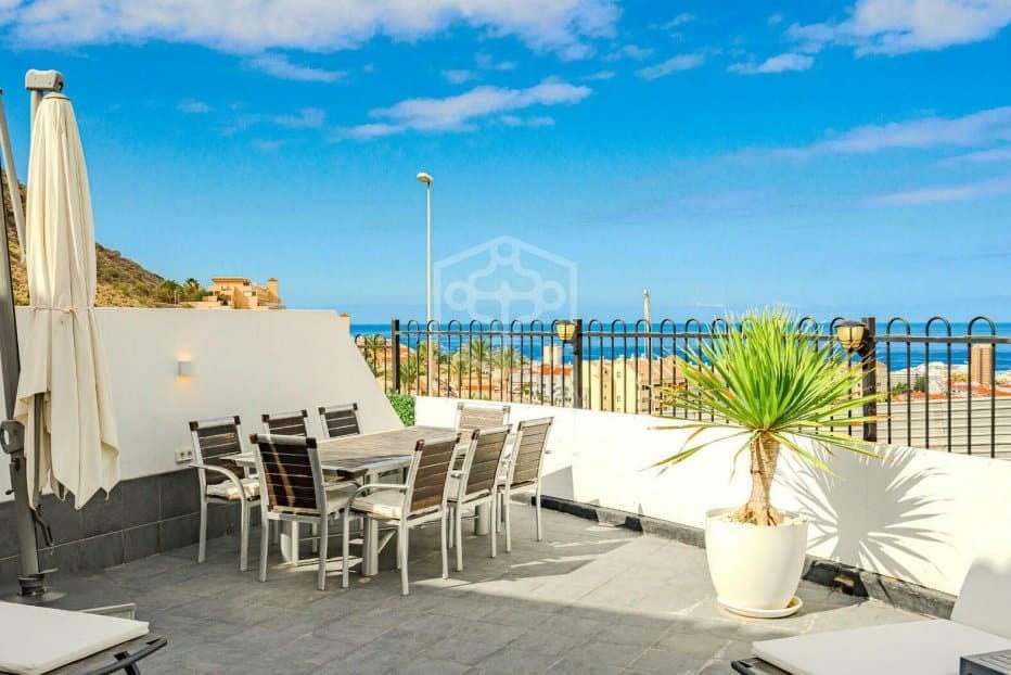 3 slaapkamer Huis te koop in Arona - € 890.000 (Ref: 8681501)