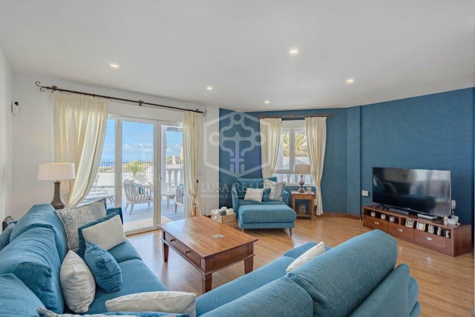 3 slaapkamer Huis te koop in Arona - € 890.000 (Ref: 8681501)