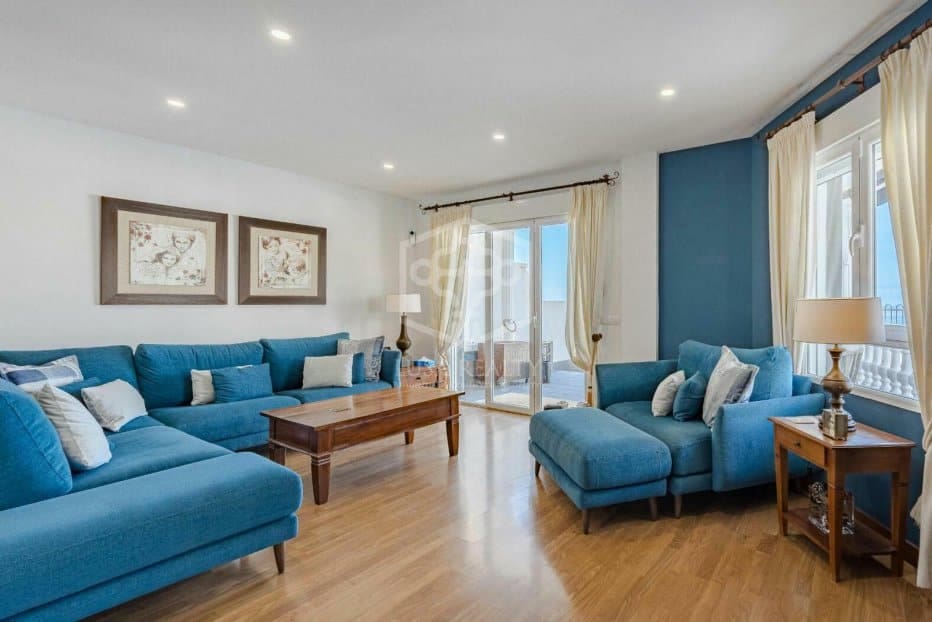 3 slaapkamer Huis te koop in Arona - € 890.000 (Ref: 8681501)