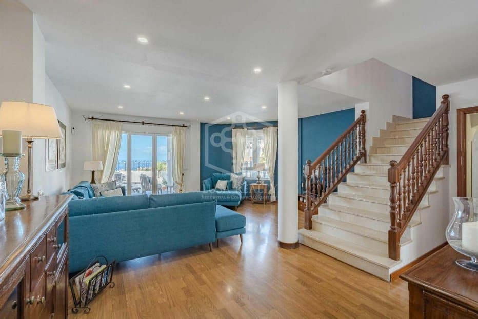 3 slaapkamer Huis te koop in Arona - € 890.000 (Ref: 8681501)