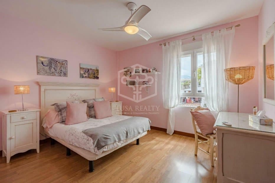 3 slaapkamer Huis te koop in Arona - € 890.000 (Ref: 8681501)