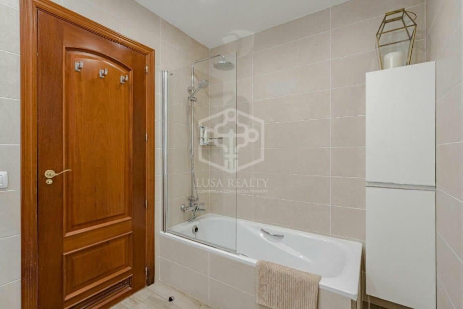 3 slaapkamer Huis te koop in Arona - € 890.000 (Ref: 8681501)