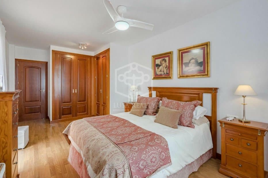 3 slaapkamer Huis te koop in Arona - € 890.000 (Ref: 8681501)