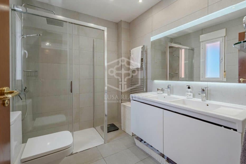 3 slaapkamer Huis te koop in Arona - € 890.000 (Ref: 8681501)