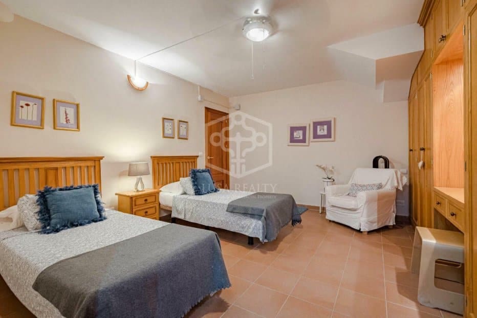 3 slaapkamer Huis te koop in Arona - € 890.000 (Ref: 8681501)