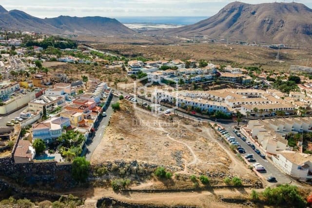 Ubebygd land til salgs i Chayofa, Arona - € 850 000 (Ref: 8698848)