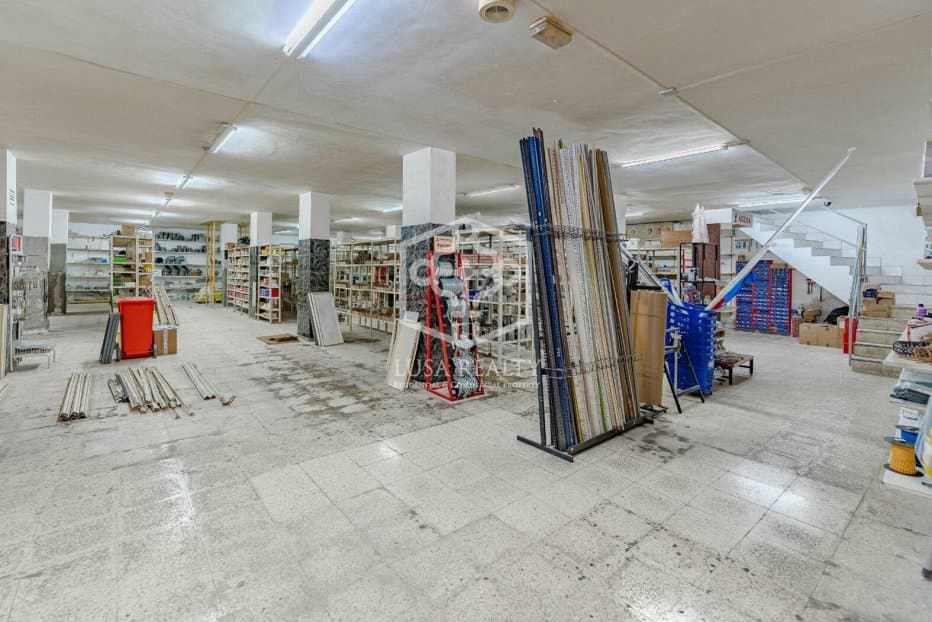 Commercial for sale in Guia de Isora - € 875,000 (Ref: 8698861)