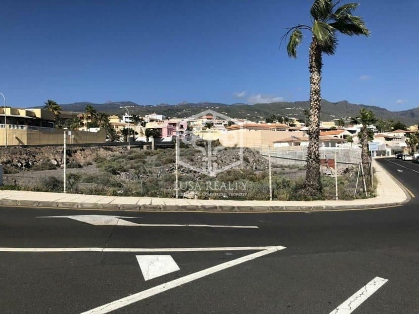 Ubebygd land til salgs i Adeje - € 2 875 000 (Ref: 8698865)