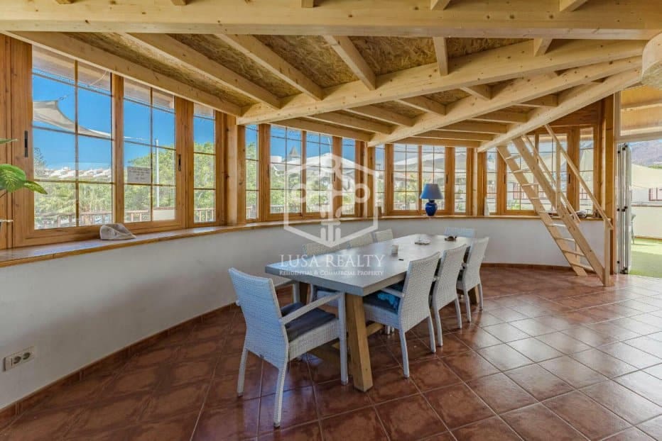 Erhverv til salg i Arona - € 795.000 (Ref: 8698874)