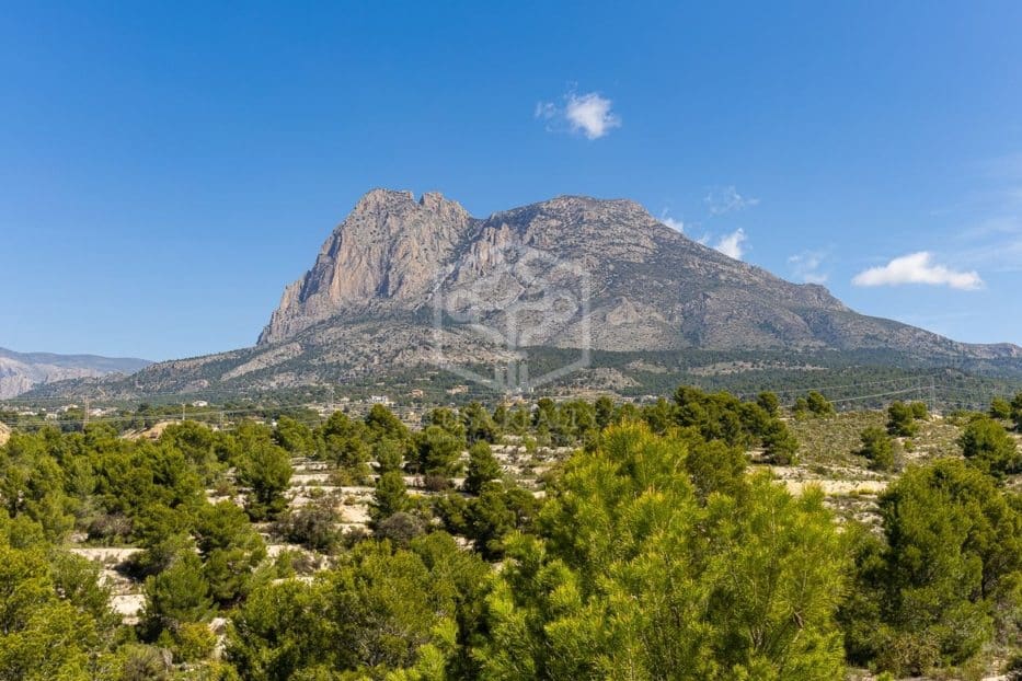 Villa zu verkaufen in Benidorm mit Pool Garage - 540.000 € (Ref: 8700484)