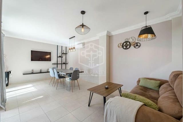 4 Zimmer Villa zu verkaufen in Arona - 775.000 € (Ref: 8734611)