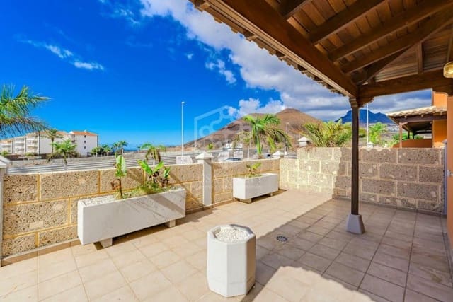 4 Zimmer Villa zu verkaufen in Arona - 775.000 € (Ref: 8734611)