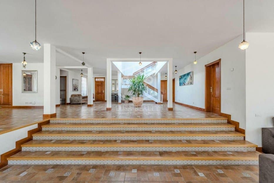 6 bedroom Villa for sale in Arona - € 5,200,000 (Ref: 8734615)