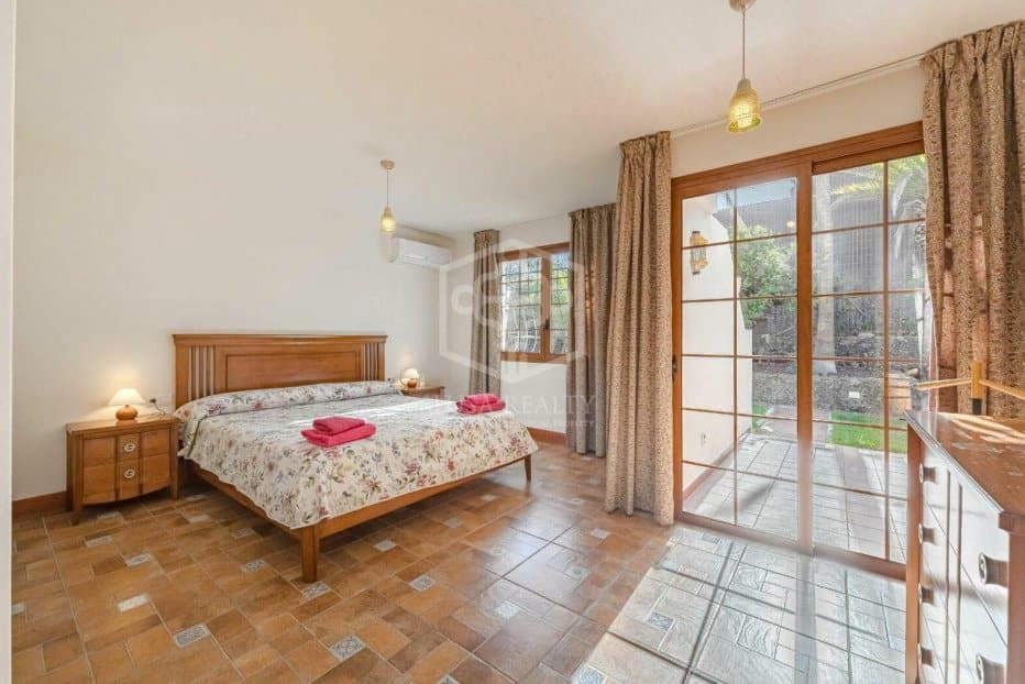 6 bedroom Villa for sale in Arona - € 5,200,000 (Ref: 8734615)