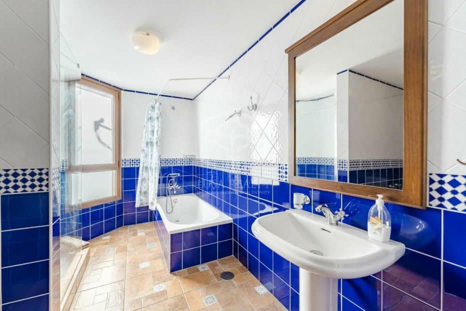 6 bedroom Villa for sale in Arona - € 5,200,000 (Ref: 8734615)