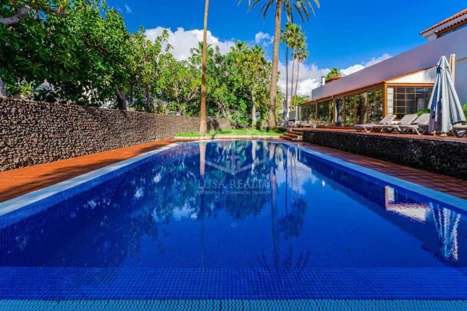 6 bedroom Villa for sale in Arona - € 5,200,000 (Ref: 8734615)