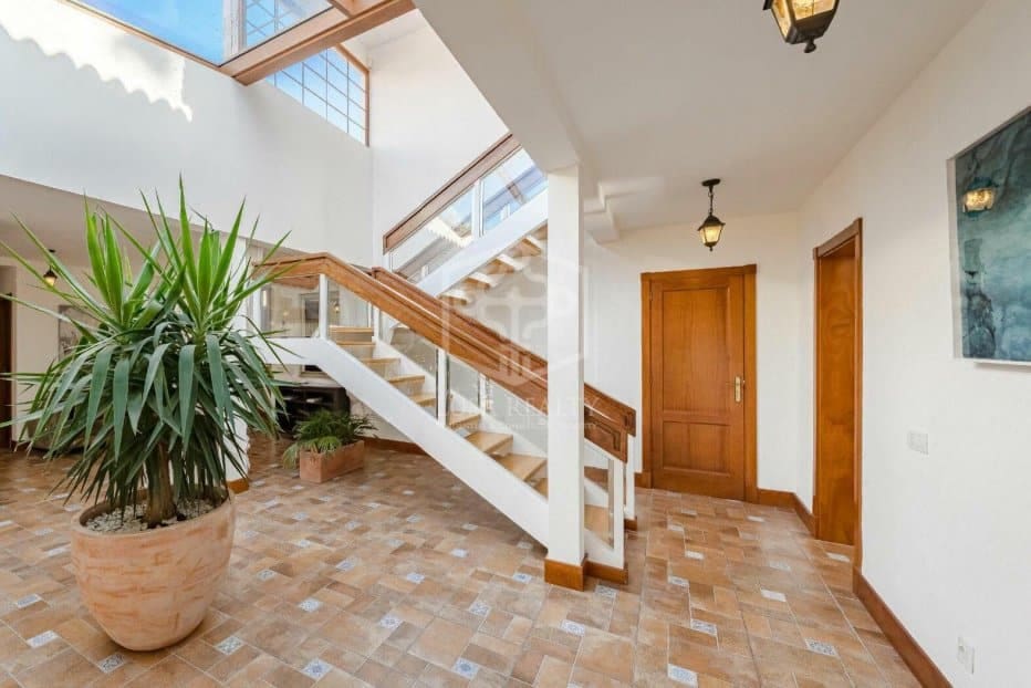 6 bedroom Villa for sale in Arona - € 5,200,000 (Ref: 8734615)