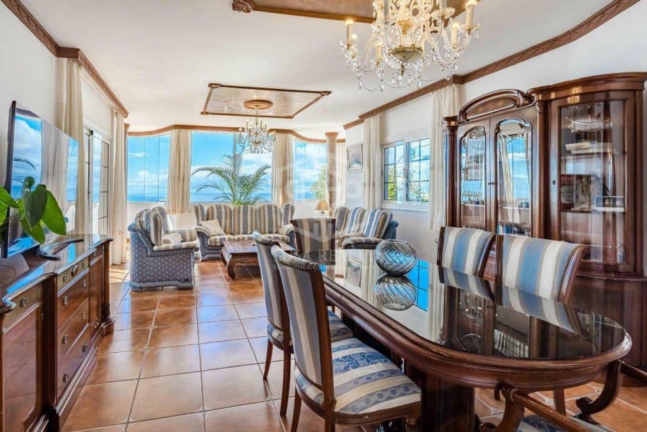 6 soveværelse Villa til salg i Adeje - € 1.180.000 (Ref: 8765751)