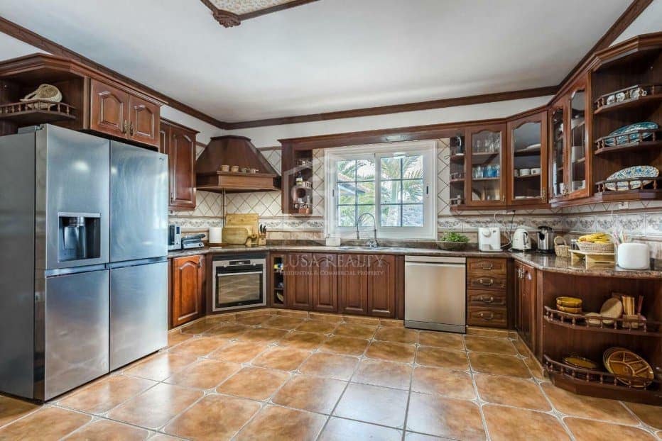 6 soveværelse Villa til salg i Adeje - € 1.180.000 (Ref: 8765751)